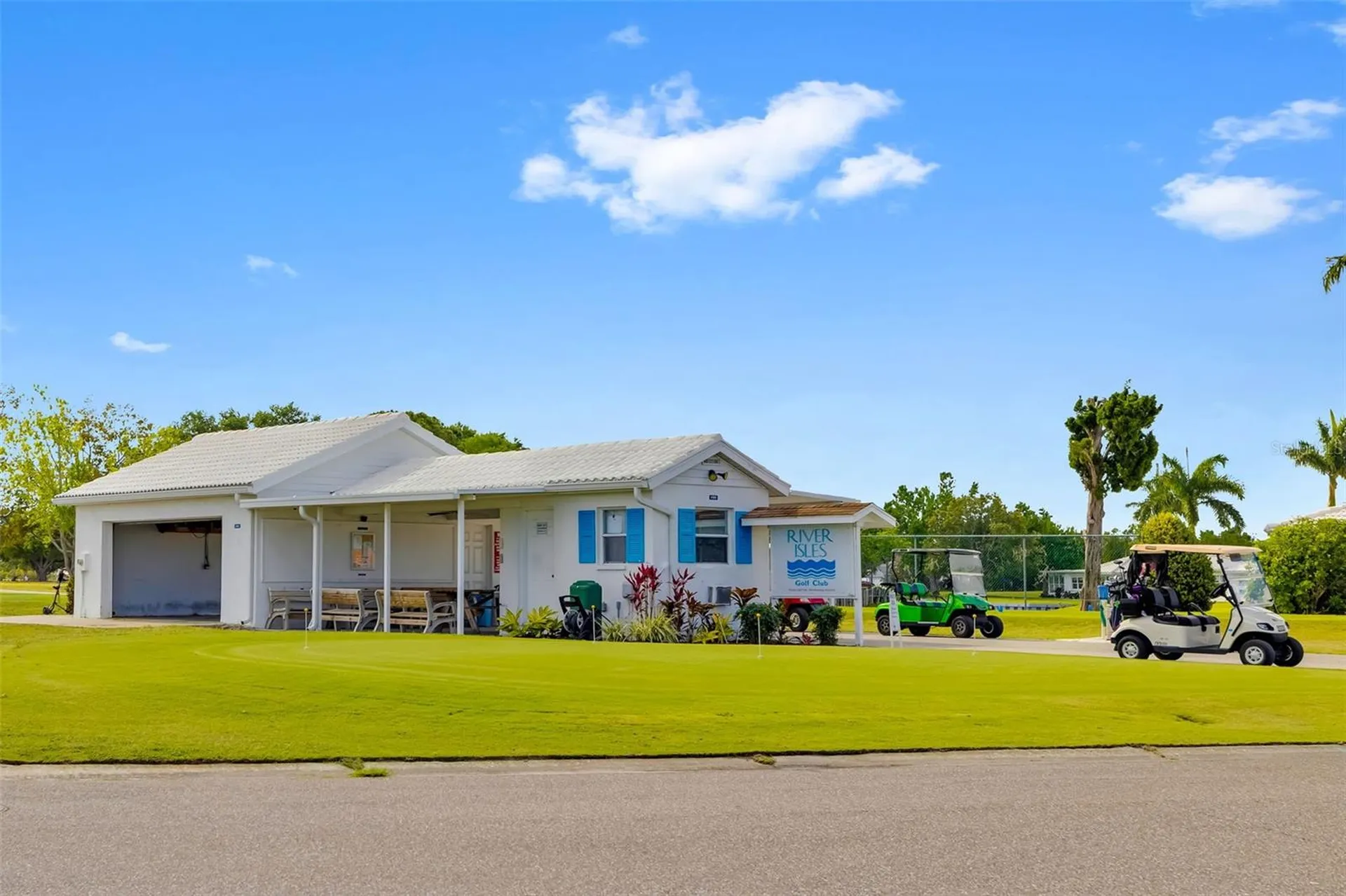 3910 Joyce Drive Bradenton FL 34208