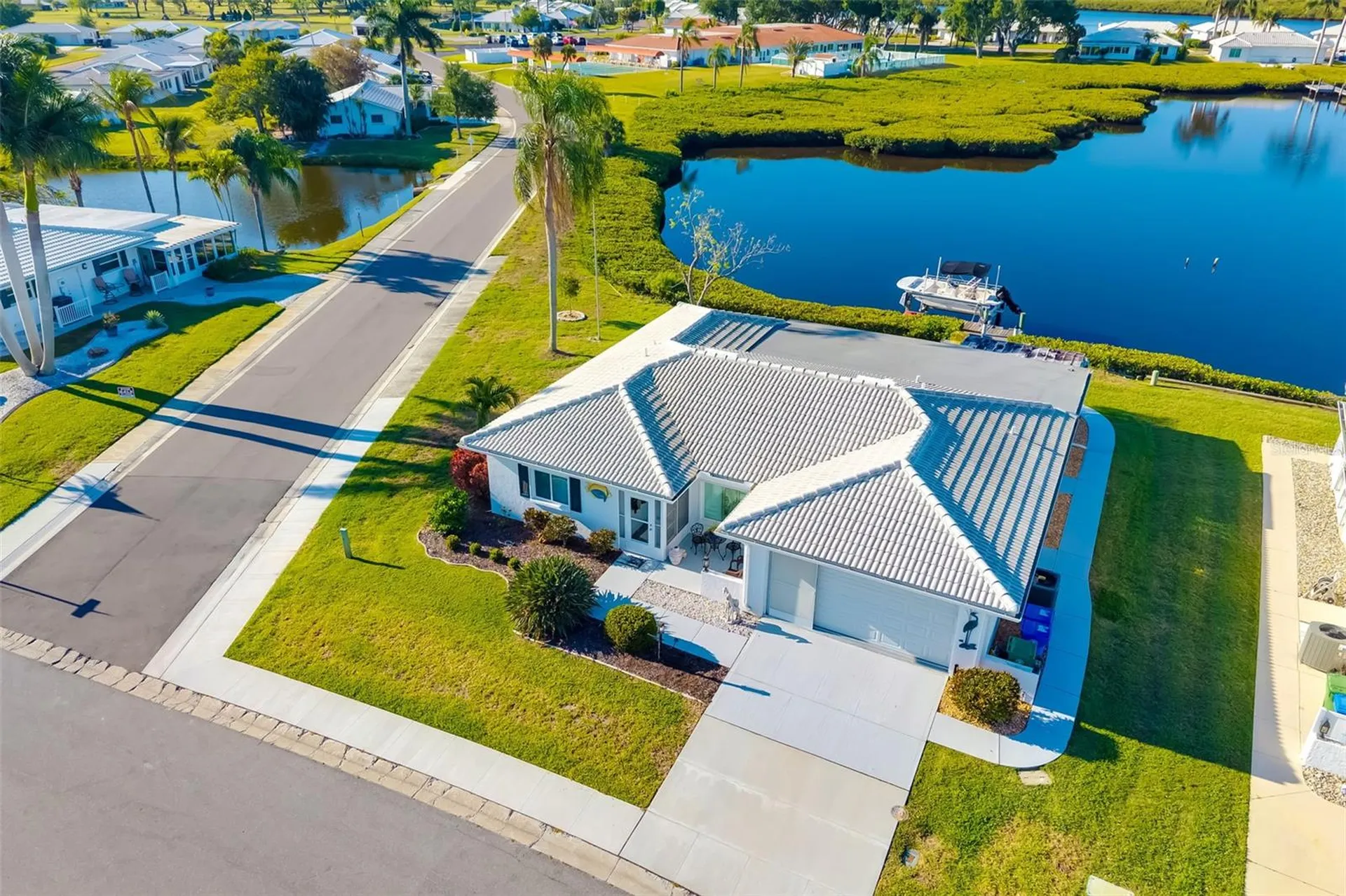 3910 Joyce Drive Bradenton FL 34208