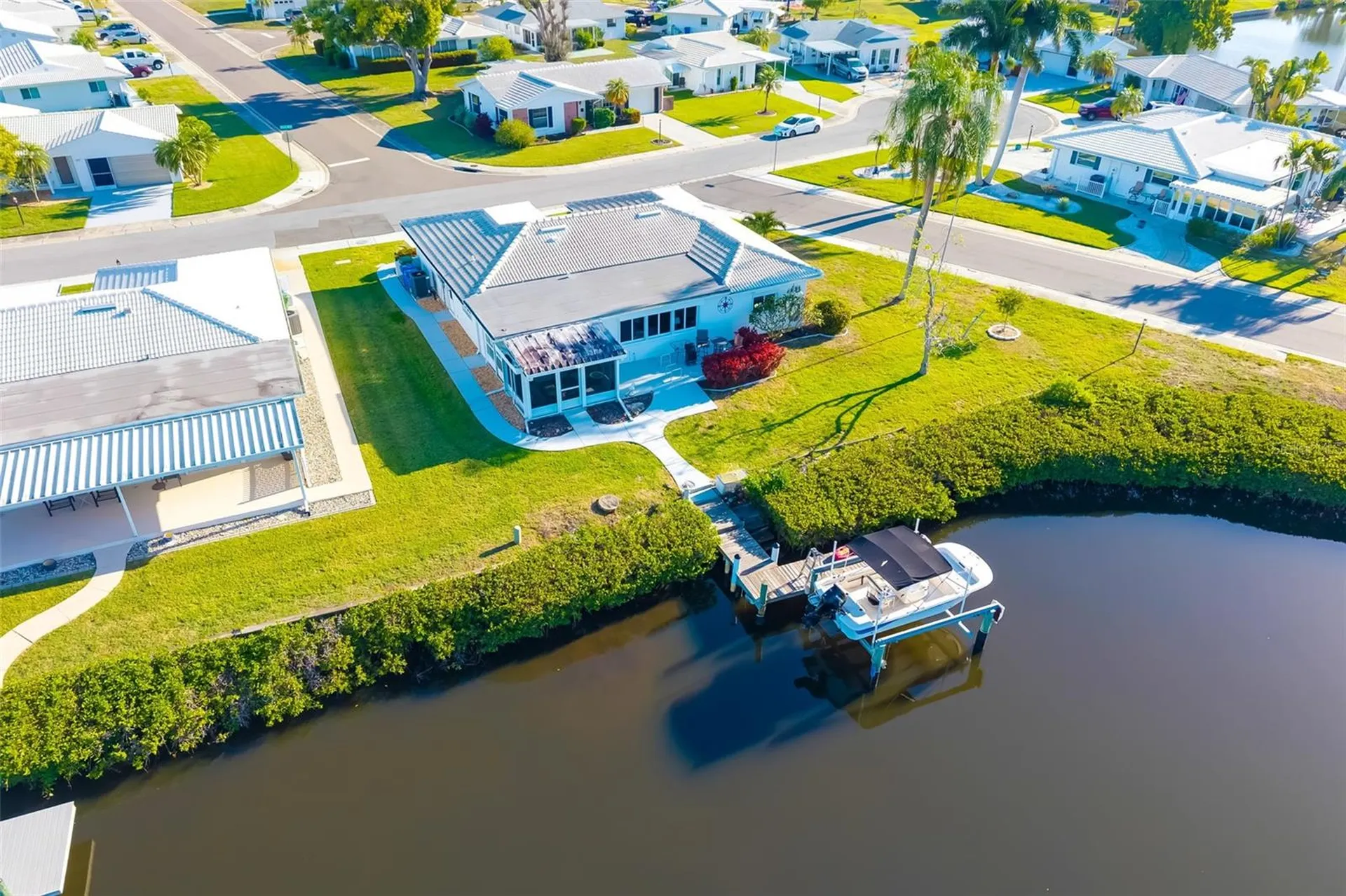 3910 Joyce Drive Bradenton FL 34208