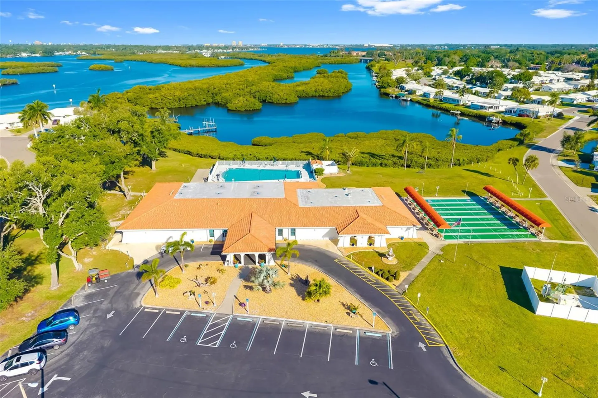 3910 Joyce Drive Bradenton FL 34208