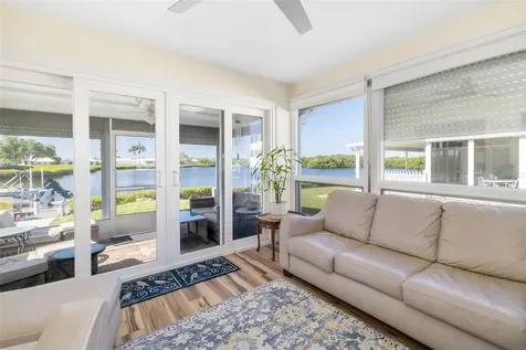 3910 Joyce Drive Bradenton FL 34208
