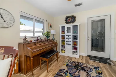 3910 Joyce Drive Bradenton FL 34208
