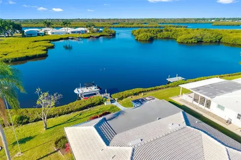 3910 Joyce Drive Bradenton FL 34208