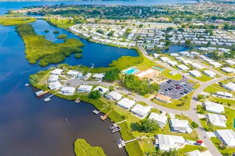 3910 Joyce Drive Bradenton FL 34208