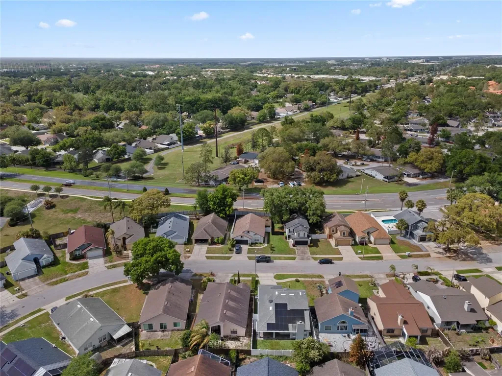 353 Lakebreeze Circle Lake Mary FL 32746