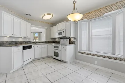 353 Lakebreeze Circle Lake Mary FL 32746