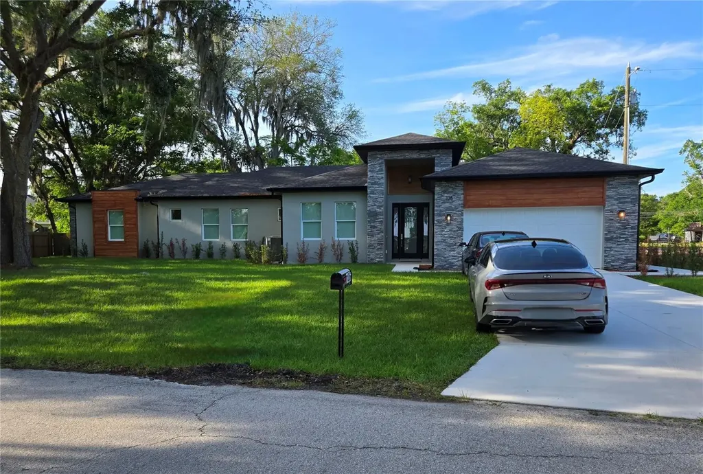 106 Lake Drive Oviedo FL 32765