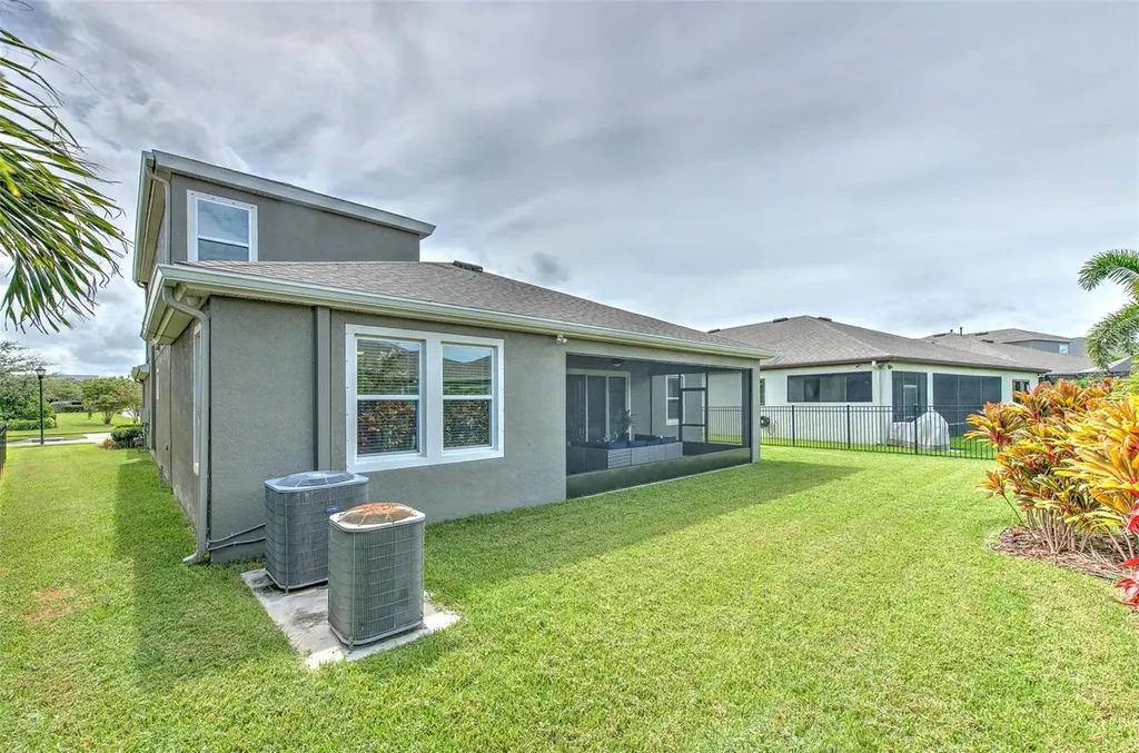 7401 Paradiso Drive Apollo Beach FL 33572