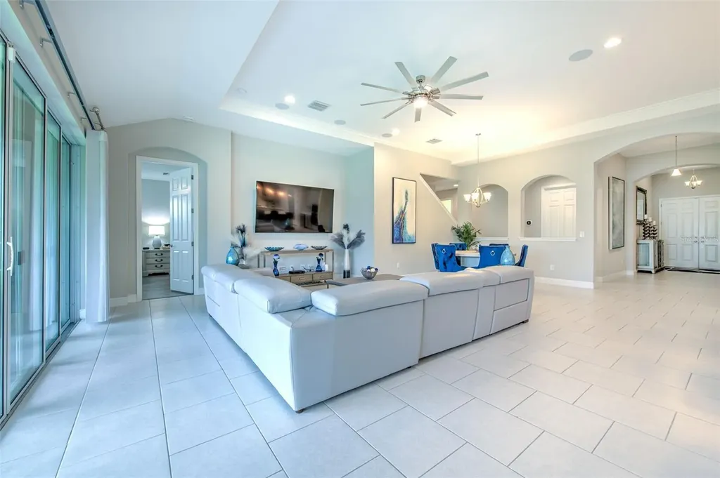 7401 Paradiso Drive Apollo Beach FL 33572