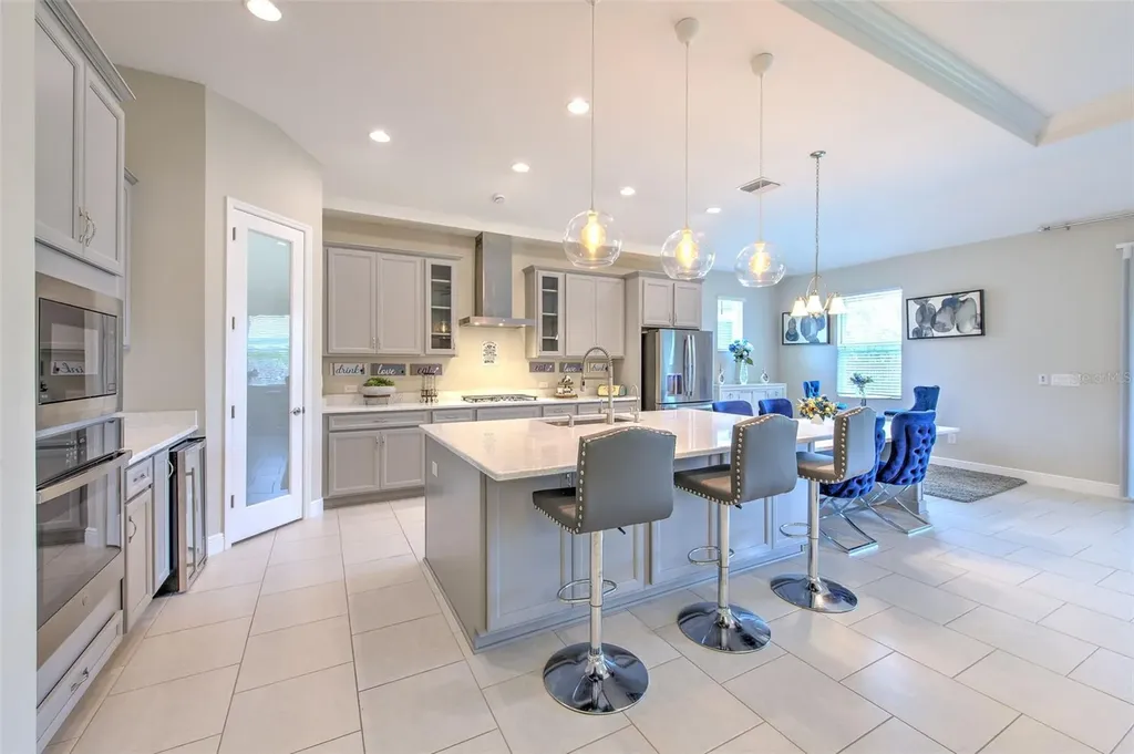 7401 Paradiso Drive Apollo Beach FL 33572