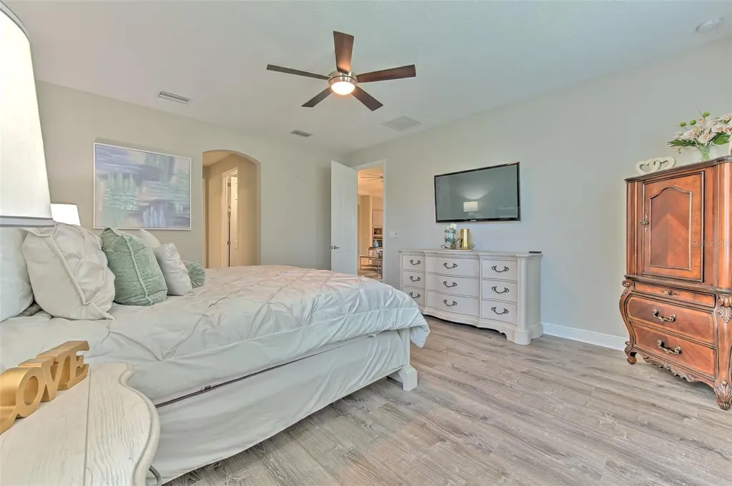 7401 Paradiso Drive Apollo Beach FL 33572