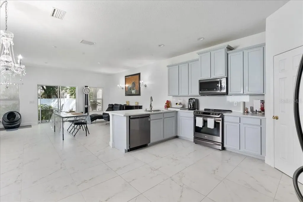 4445 Amberly Oaks Court Tampa FL 33614
