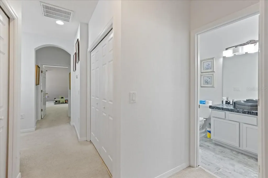 4445 Amberly Oaks Court Tampa FL 33614