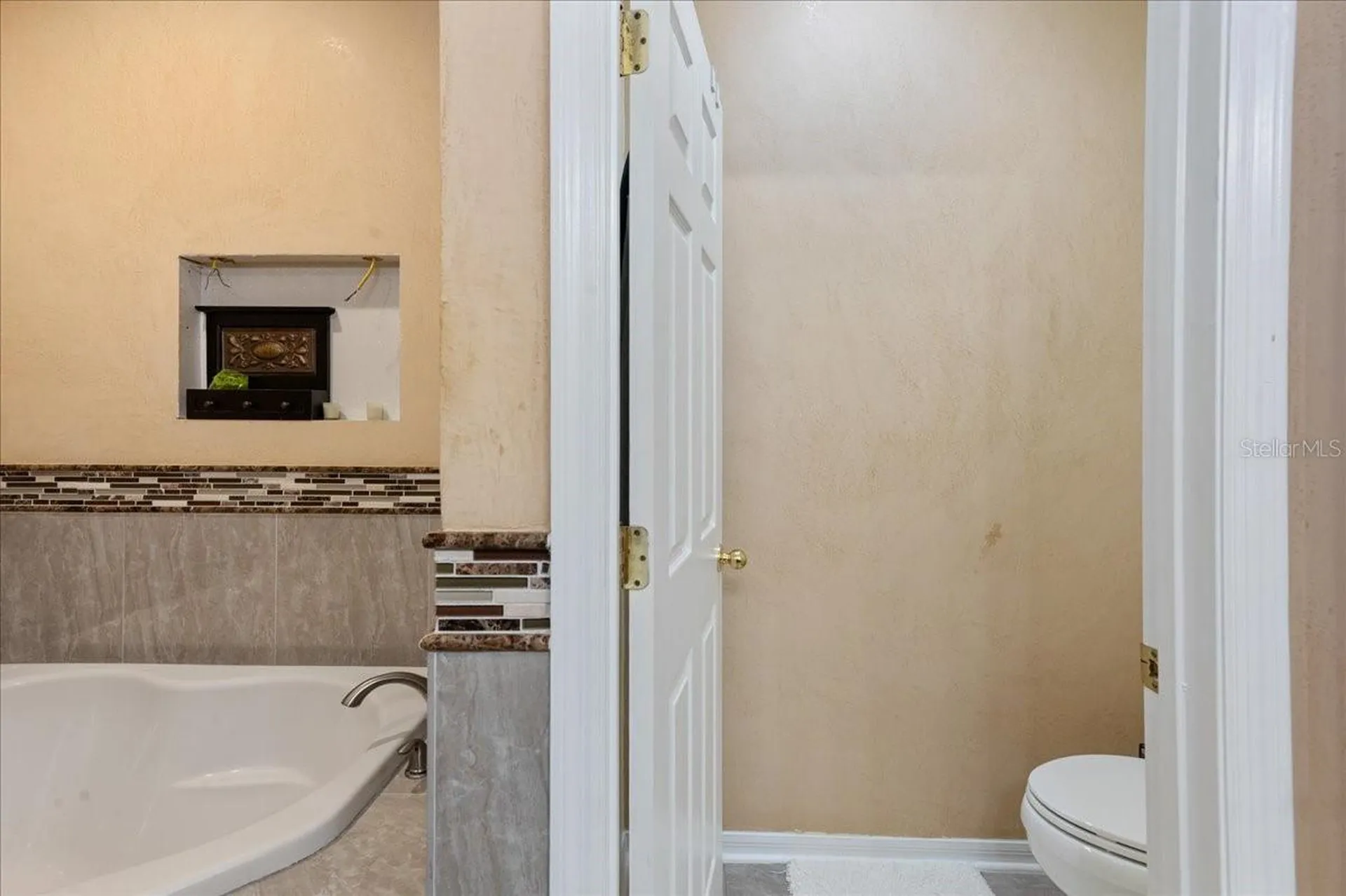 4445 Amberly Oaks Court Tampa FL 33614