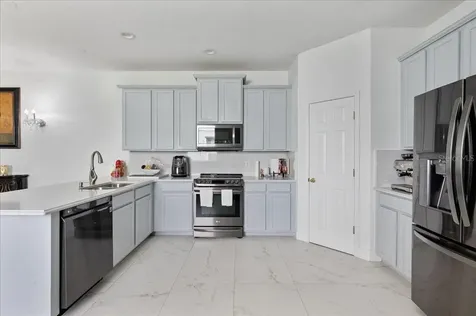 4445 Amberly Oaks Court Tampa FL 33614