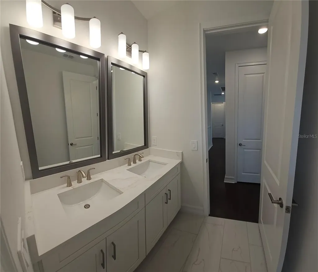 1112 Seagrape Drive Ruskin FL 33570