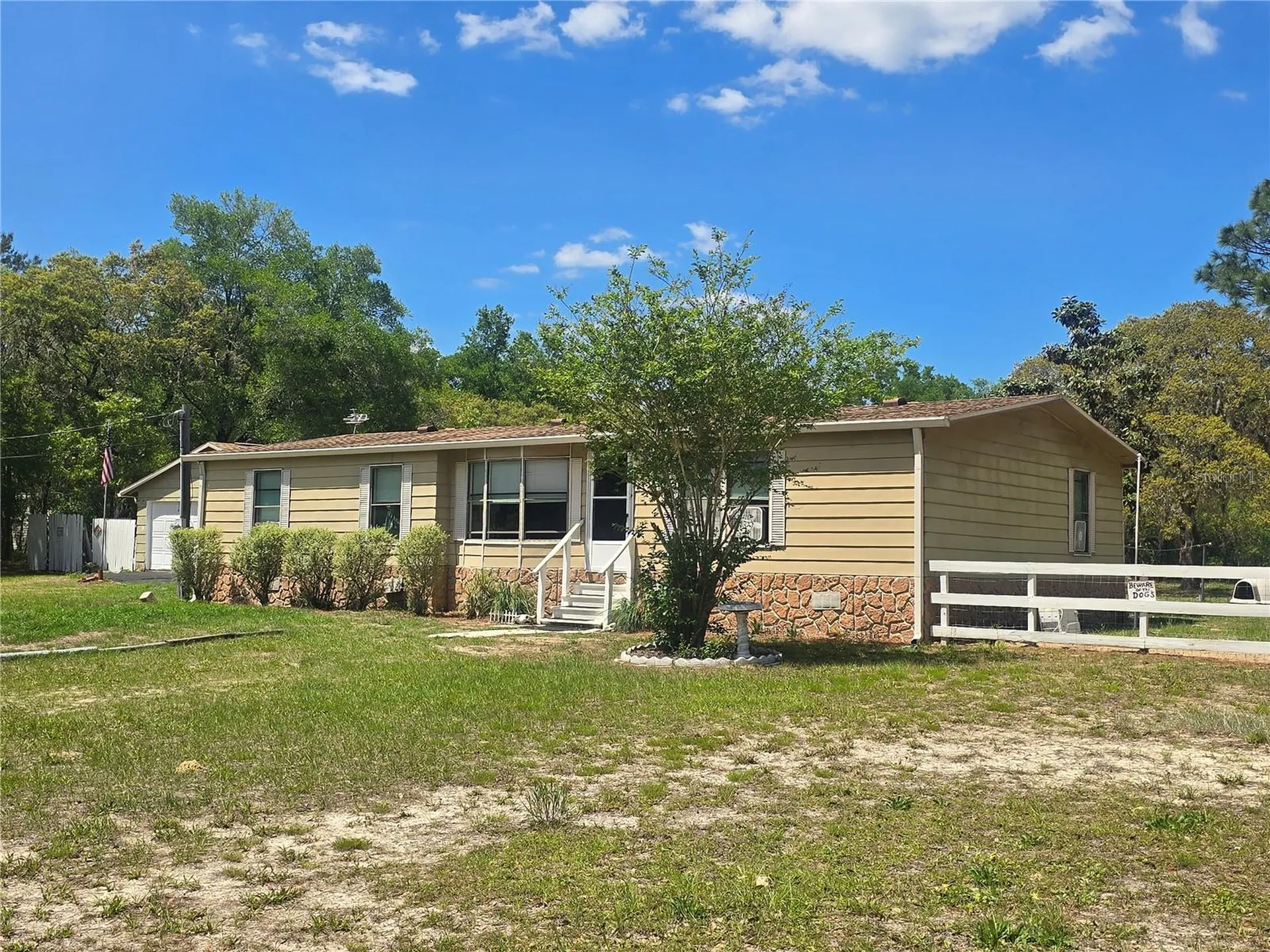 1099 E La Salle Street Hernando FL 34442