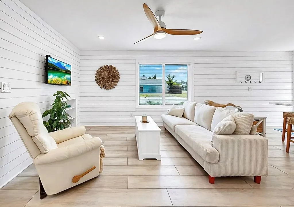 8096 Glenbrooke Lane Sarasota FL 34243