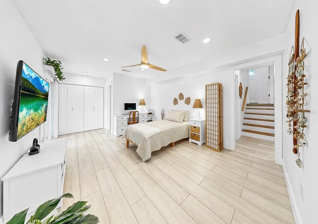 8096 Glenbrooke Lane Sarasota FL 34243