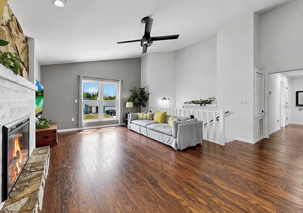 8096 Glenbrooke Lane Sarasota FL 34243