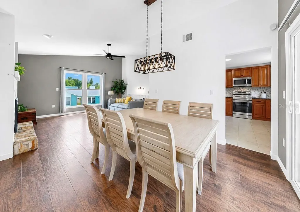 8096 Glenbrooke Lane Sarasota FL 34243