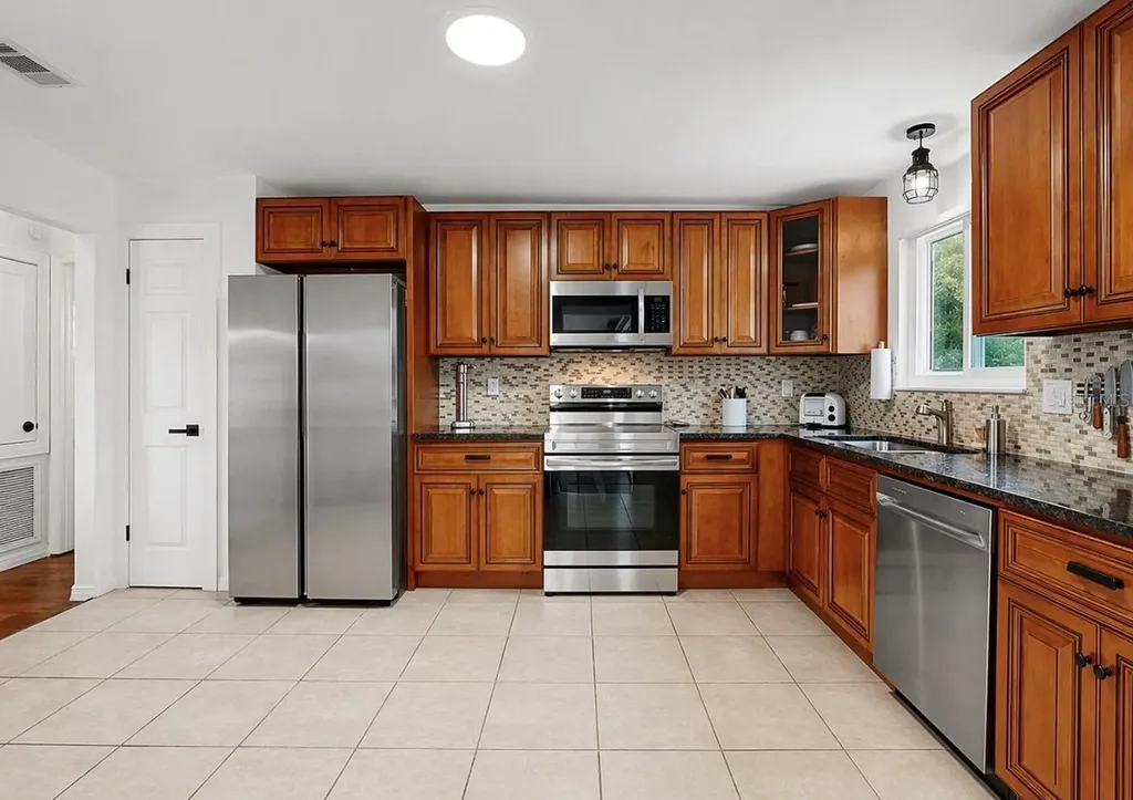 8096 Glenbrooke Lane Sarasota FL 34243