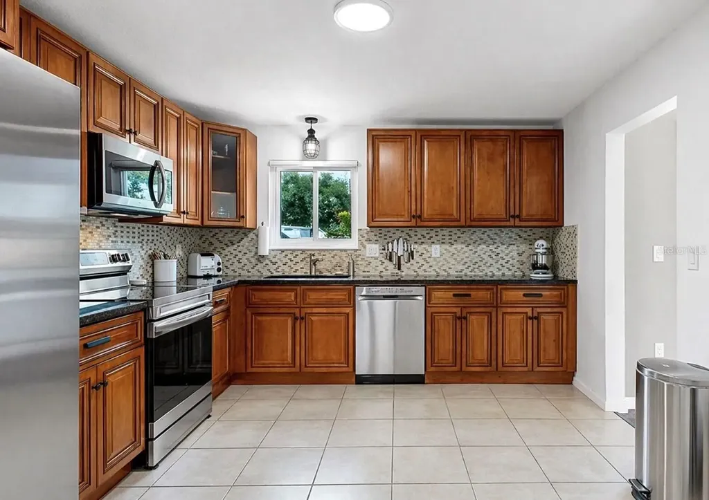 8096 Glenbrooke Lane Sarasota FL 34243