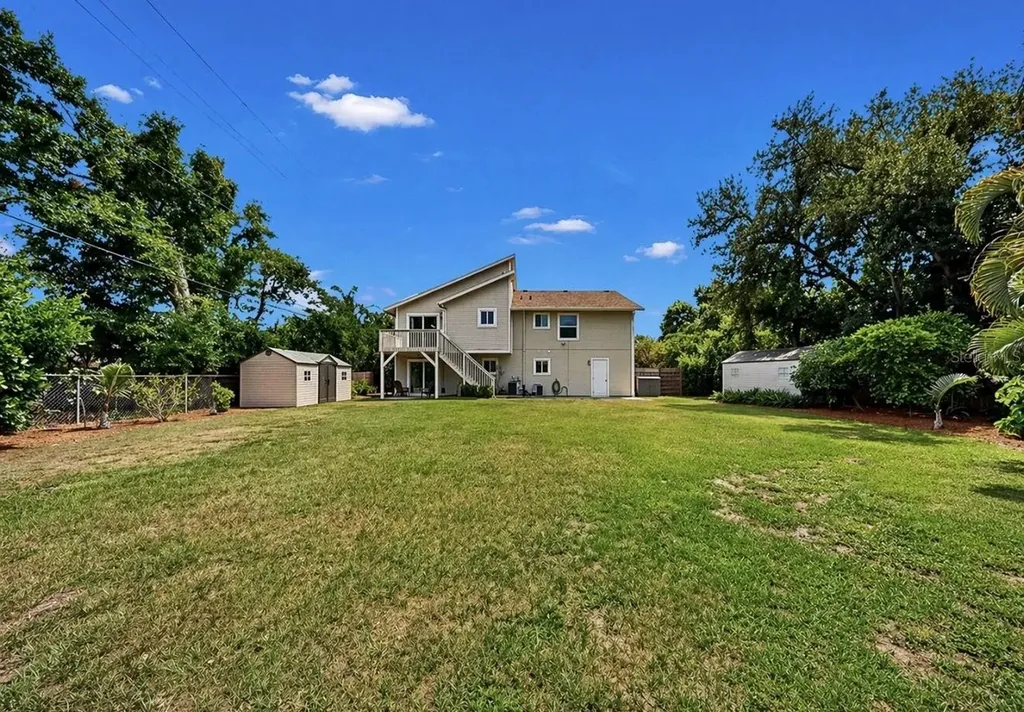 8096 Glenbrooke Lane Sarasota FL 34243