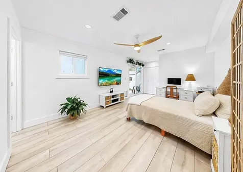 8096 Glenbrooke Lane Sarasota FL 34243