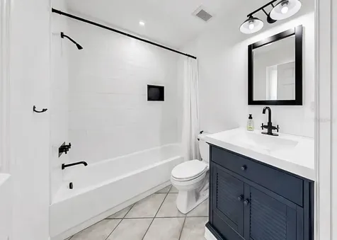 8096 Glenbrooke Lane Sarasota FL 34243