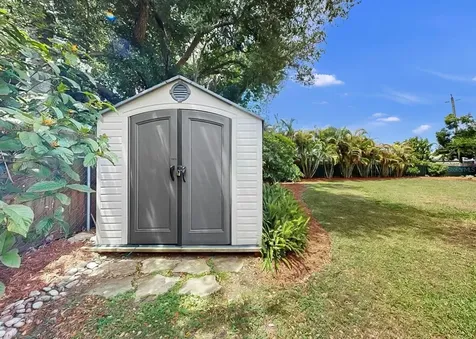 8096 Glenbrooke Lane Sarasota FL 34243
