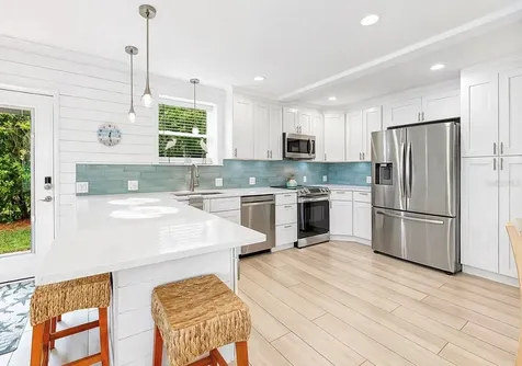 8096 Glenbrooke Lane Sarasota FL 34243
