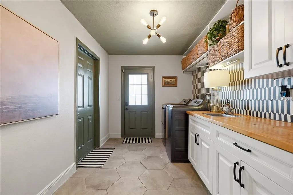 7089 122nd Way Seminole FL 33772