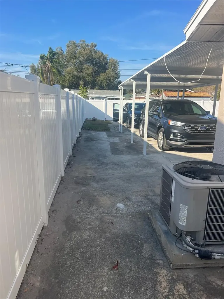 4075 38th Avenue N St Petersburg FL 33713