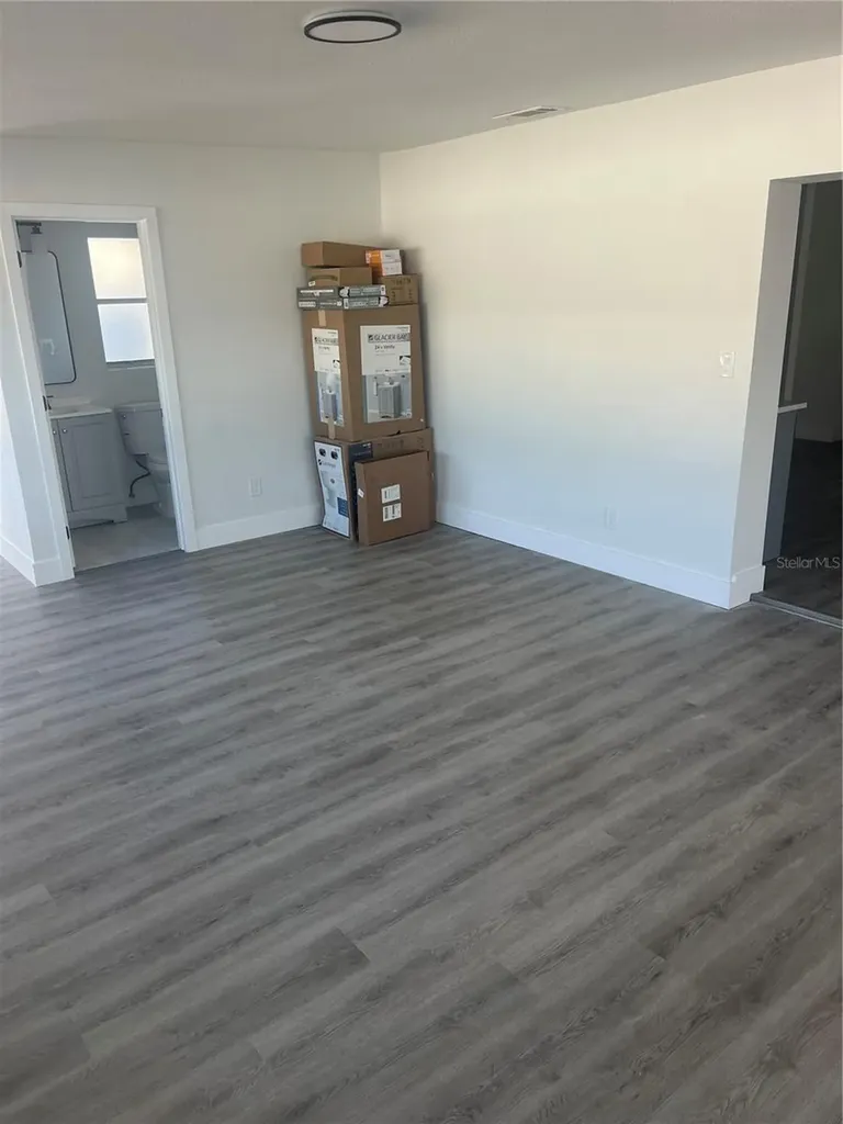 4075 38th Avenue N St Petersburg FL 33713