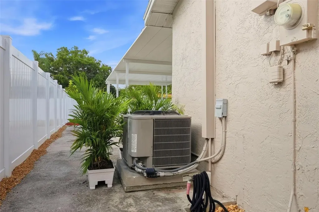 4075 38th Avenue N St Petersburg FL 33713