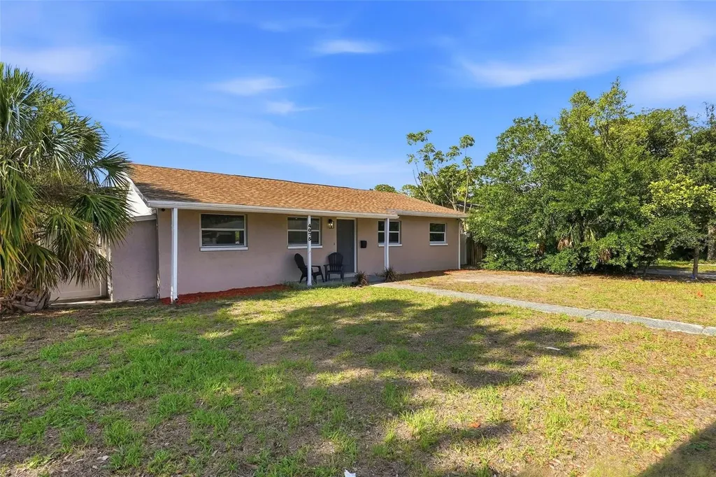 4075 38th Avenue N St Petersburg FL 33713