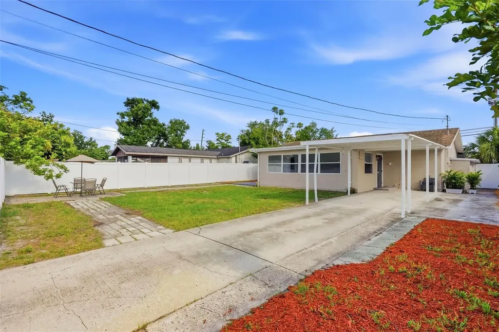 4075 38th Avenue N St Petersburg FL 33713