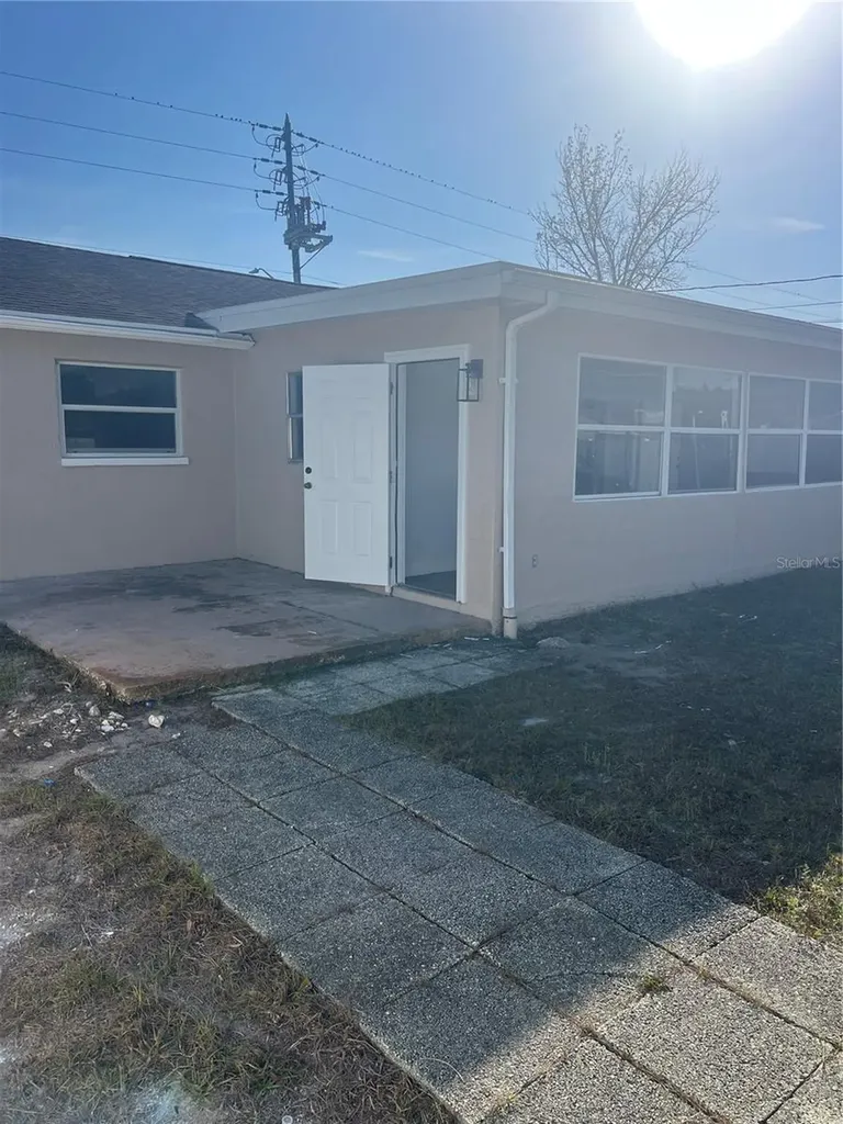 4075 38th Avenue N St Petersburg FL 33713