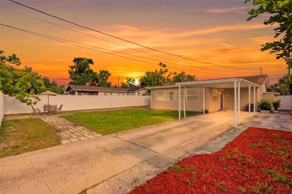4075 38th Avenue N St Petersburg FL 33713