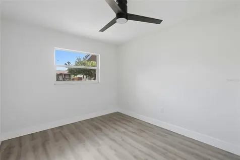 4075 38th Avenue N St Petersburg FL 33713