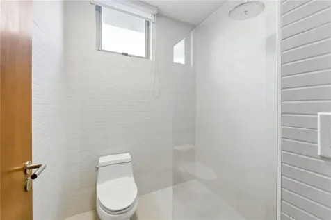70 Calle Aquamarina San Juan PR 00926