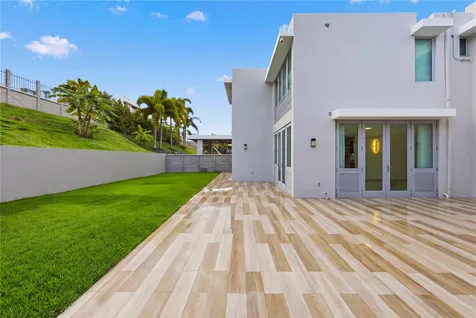 70 Calle Aquamarina San Juan PR 00926