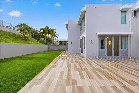 70 Calle Aquamarina San Juan PR 00926