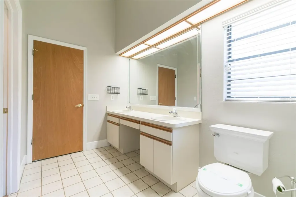 2528 Brimhollow Drive Valrico FL 33596