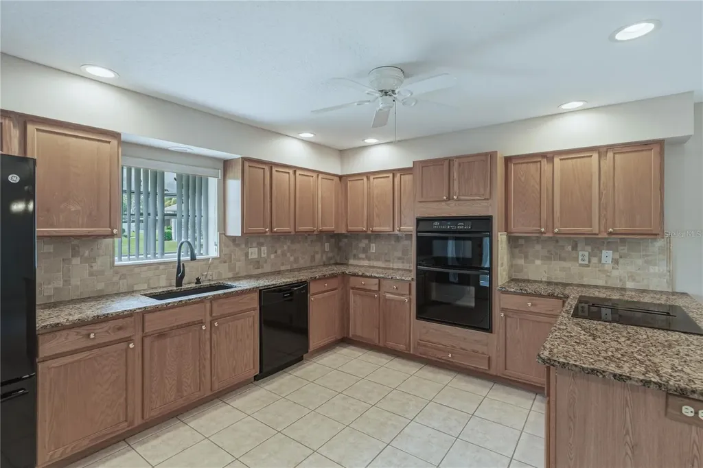 10817 Hock Lane San Antonio FL 33576