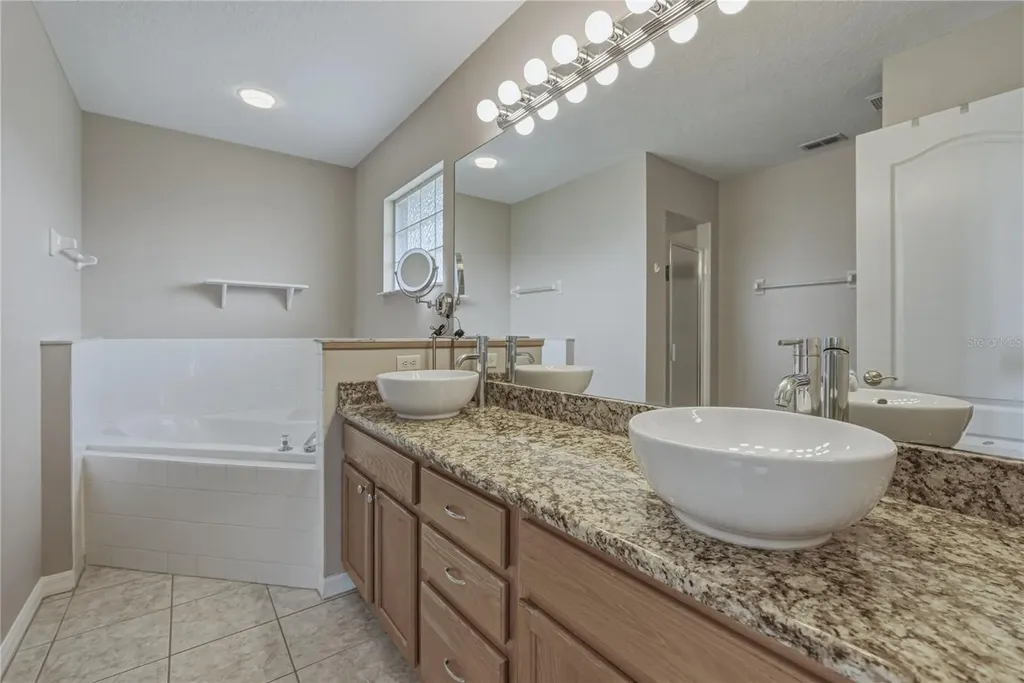 10817 Hock Lane San Antonio FL 33576