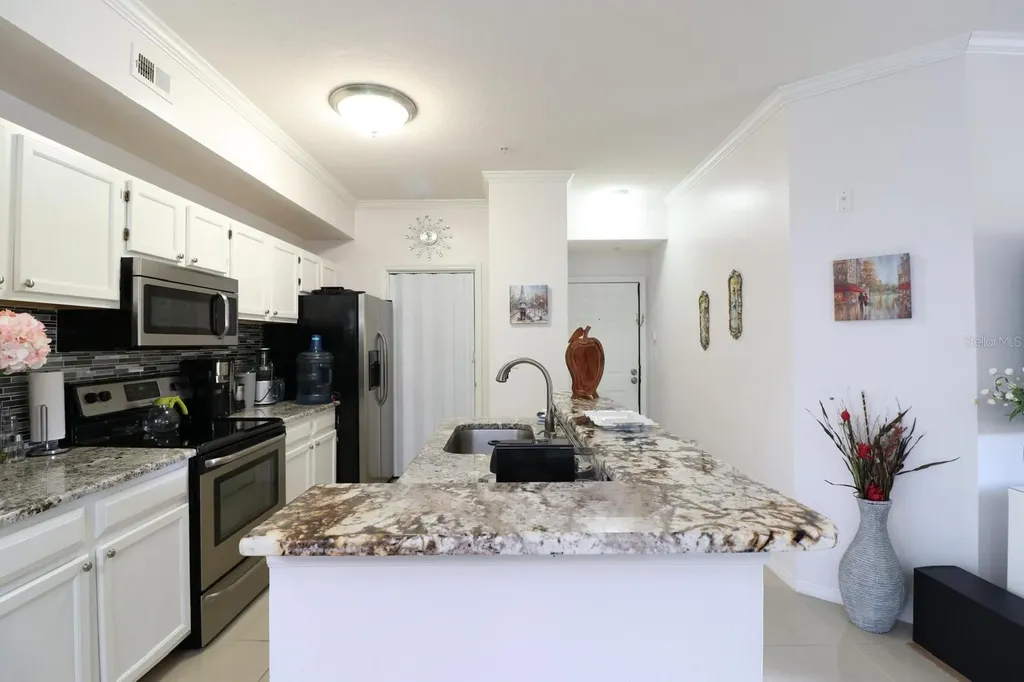 5610 Pinnacle Heights Circle Tampa FL 33624