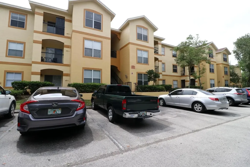 5610 Pinnacle Heights Circle Tampa FL 33624