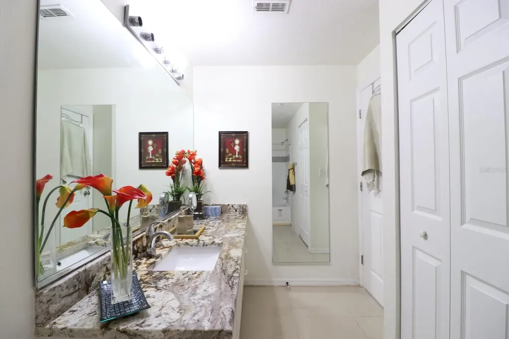 5610 Pinnacle Heights Circle Tampa FL 33624